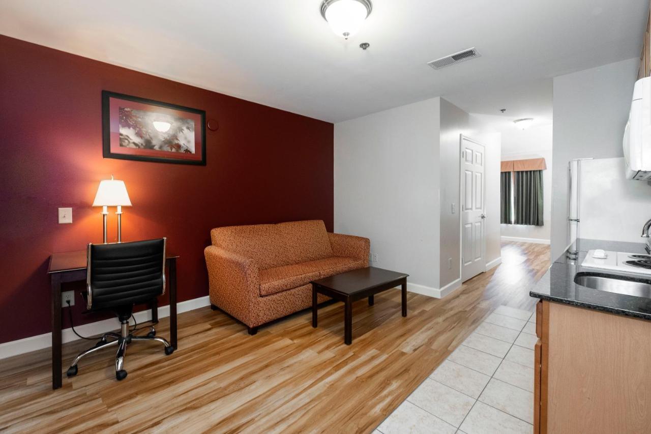 Red Roof Inn & Suites Wilson Luaran gambar