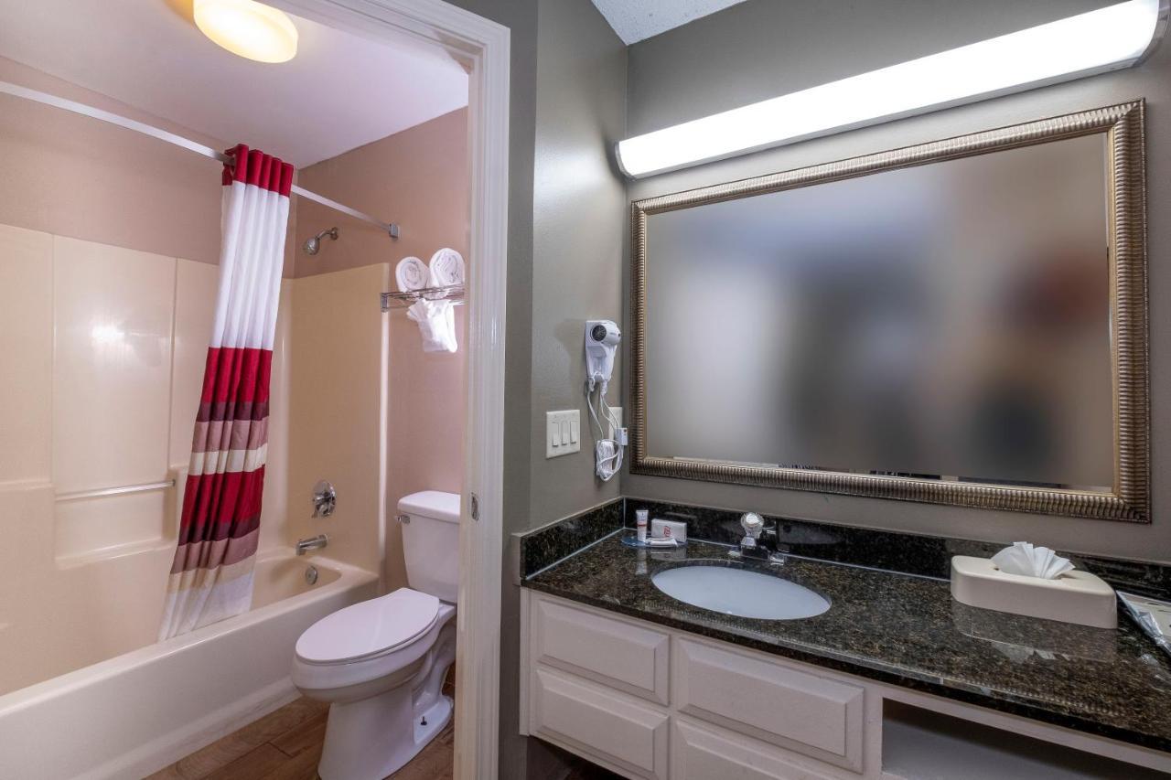 Red Roof Inn & Suites Wilson Luaran gambar