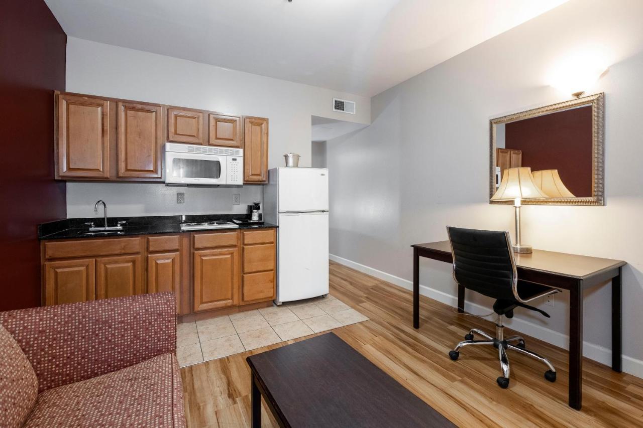Red Roof Inn & Suites Wilson Luaran gambar