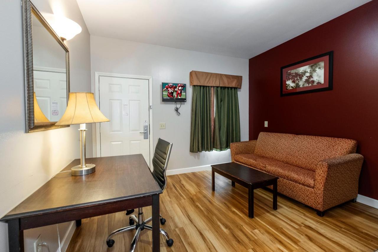 Red Roof Inn & Suites Wilson Luaran gambar