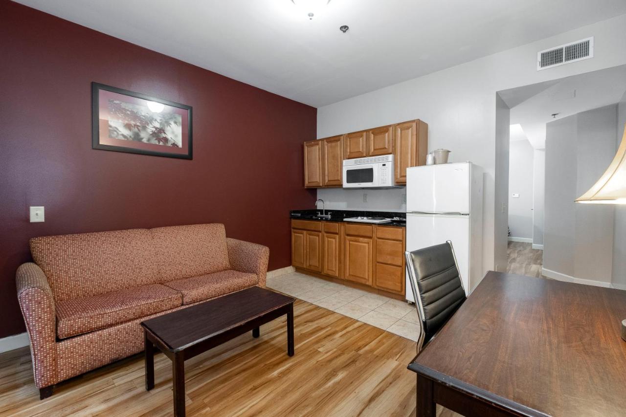 Red Roof Inn & Suites Wilson Luaran gambar