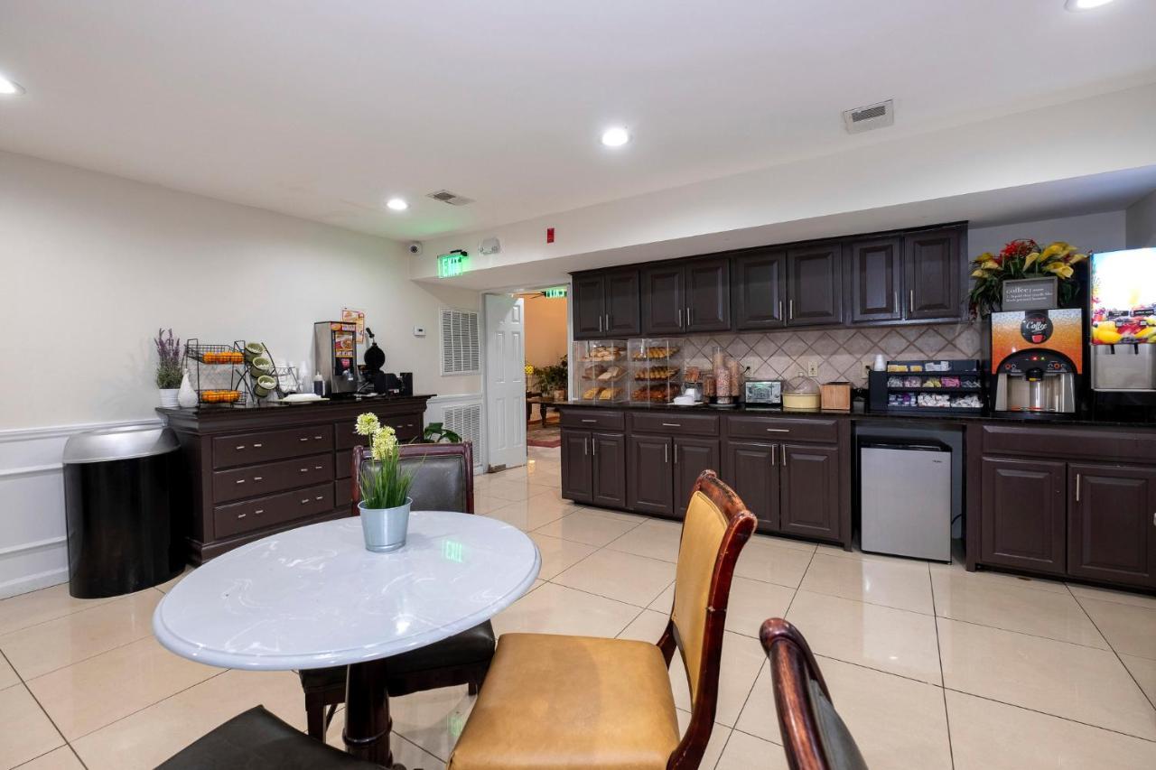 Red Roof Inn & Suites Wilson Luaran gambar